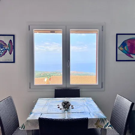 Con Piscina E Vista Mozzafiato شقة